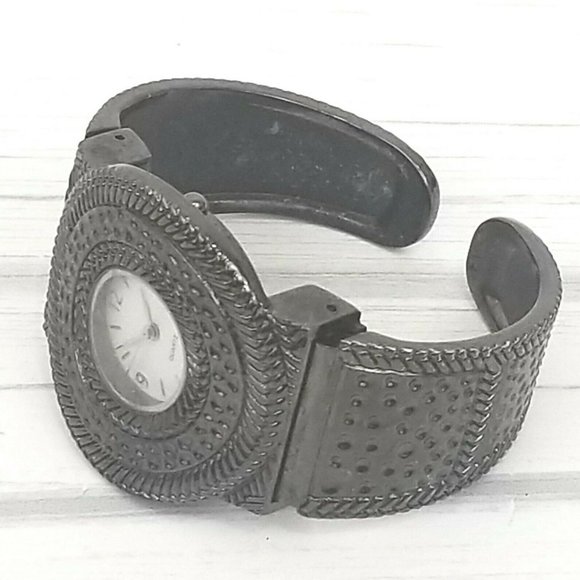Women's Cuff Bracelet Watch H2 - Picture 5 of 7